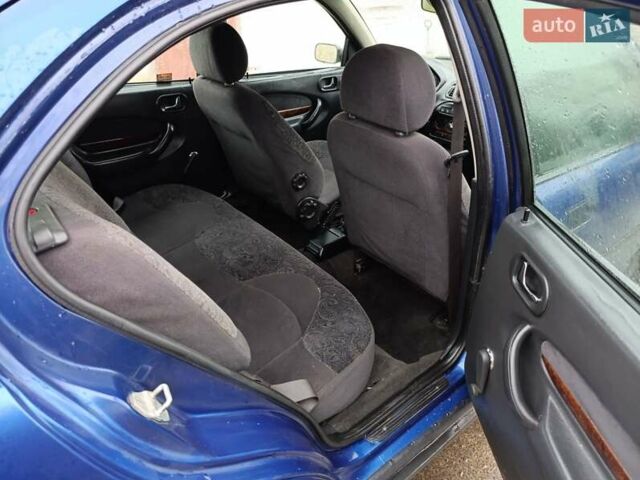 Синий Ровер 200, объемом двигателя 1.4 л и пробегом 235 тыс. км за 1300 $, фото 7 на Automoto.ua