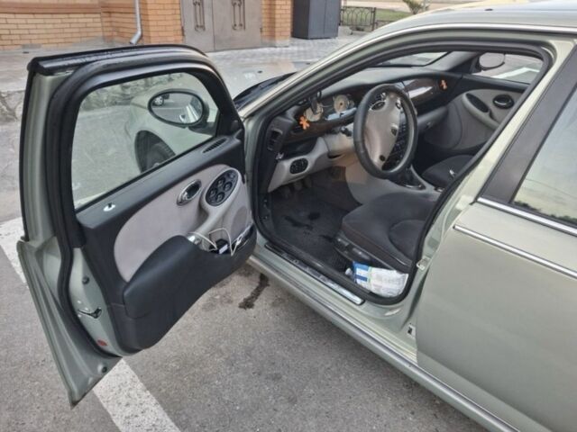 Зеленый Ровер 200, объемом двигателя 2 л и пробегом 200 тыс. км за 2370 $, фото 5 на Automoto.ua