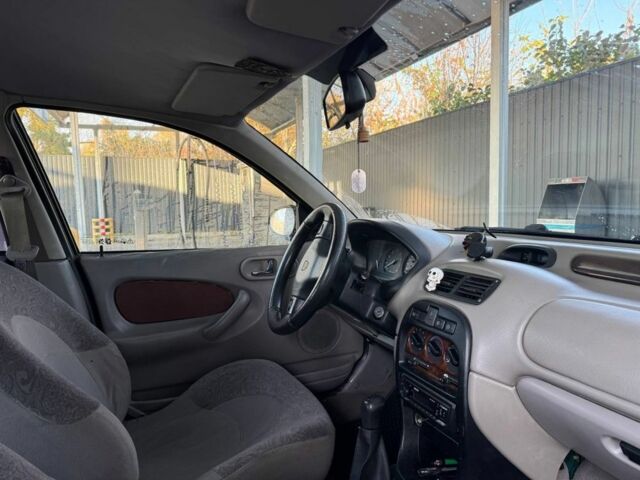 Зелений Ровер 214, об'ємом двигуна 1.4 л та пробігом 888 тис. км за 3000 $, фото 4 на Automoto.ua