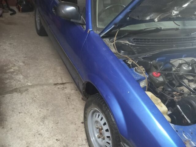 Синий Ровер 216, объемом двигателя 1.4 л и пробегом 121 тыс. км за 905 $, фото 8 на Automoto.ua