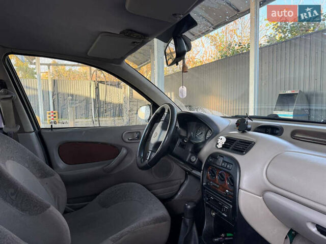 Зелений Ровер 216, об'ємом двигуна 1.4 л та пробігом 900 тис. км за 2000 $, фото 4 на Automoto.ua