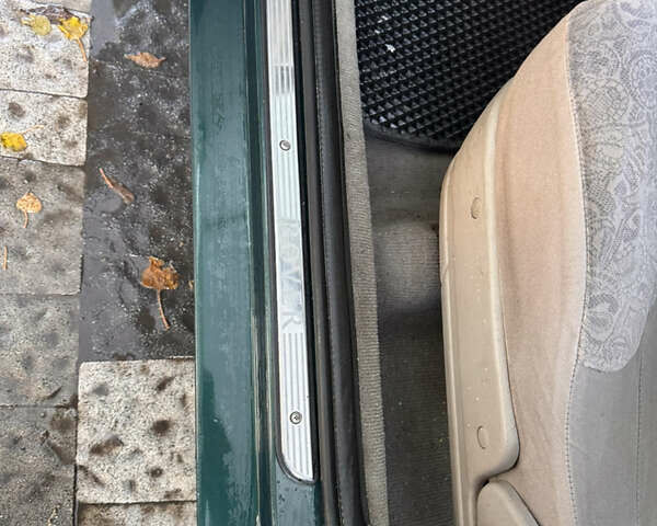 Зелений Ровер 216, об'ємом двигуна 1.4 л та пробігом 900 тис. км за 2000 $, фото 1 на Automoto.ua