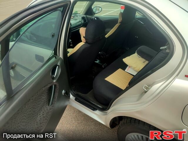 Сірий Ровер 25, об'ємом двигуна 1.6 л та пробігом 183 тис. км за 2500 $, фото 3 на Automoto.ua