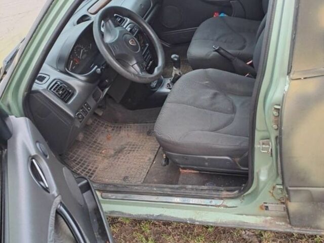 Зеленый Ровер 25, объемом двигателя 1.6 л и пробегом 258 тыс. км за 500 $, фото 1 на Automoto.ua