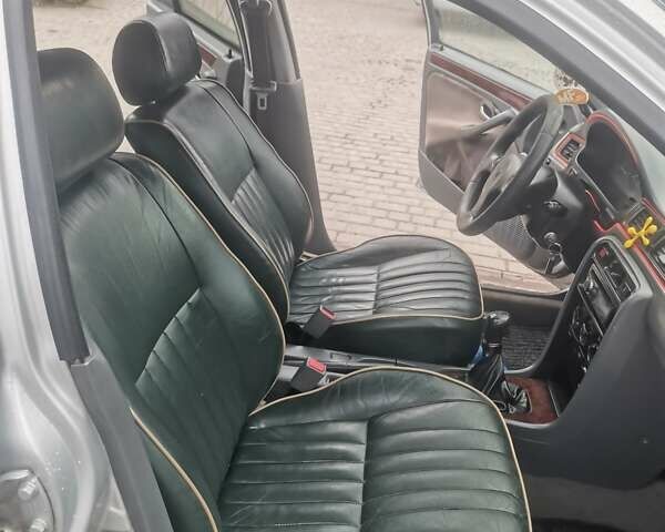 Серый Ровер 414, объемом двигателя 1.4 л и пробегом 380 тыс. км за 1400 $, фото 3 на Automoto.ua