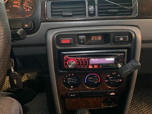 Серый Ровер 420, объемом двигателя 2 л и пробегом 250 тыс. км за 2300 $, фото 4 на Automoto.ua