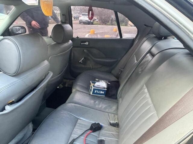 Серый Ровер 620, объемом двигателя 2 л и пробегом 250 тыс. км за 1380 $, фото 8 на Automoto.ua