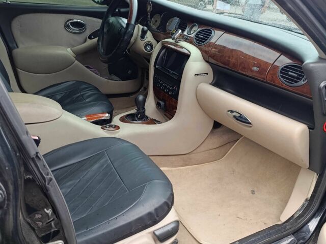 Чорний Ровер 75, об'ємом двигуна 1.8 л та пробігом 1 тис. км за 3000 $, фото 5 на Automoto.ua