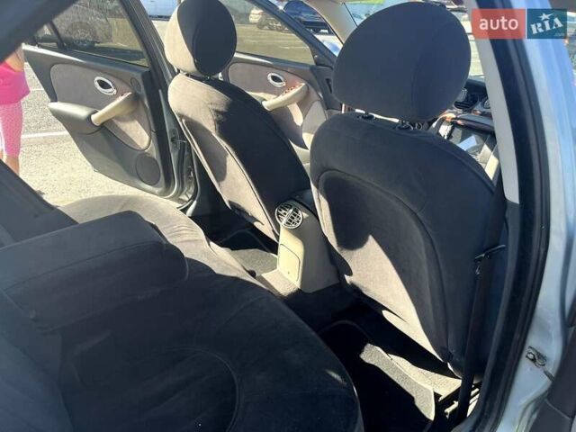 Ровер 75 1999 в Черновцах на Automoto.ua Серый Ровер 75, объемом двигателя 1.95 л и пробегом 399 тыс. км за 3100 $, фото 22 на Automoto.ua