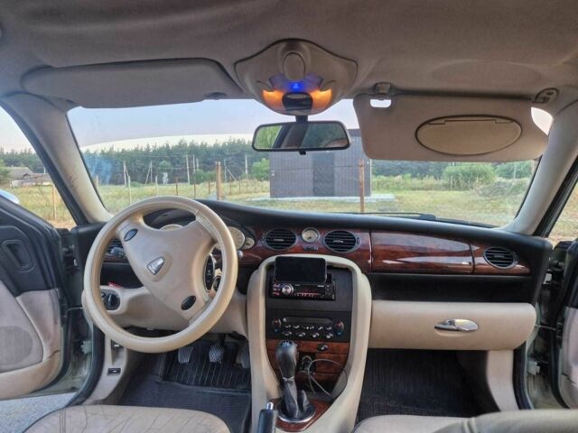 Серый Ровер 75, объемом двигателя 2 л и пробегом 250 тыс. км за 1913 $, фото 7 на Automoto.ua