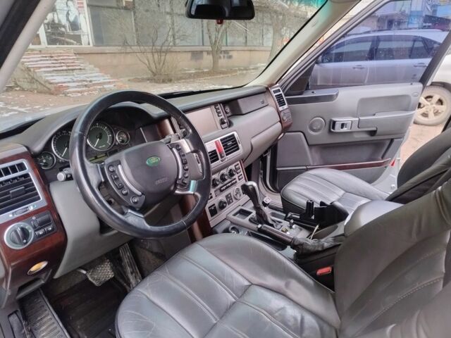 Сірий Ровер Land Rover, об'ємом двигуна 4.4 л та пробігом 233 тис. км за 9495 $, фото 16 на Automoto.ua