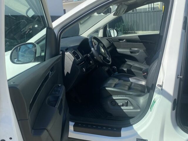 Сеат Альхамбра 2012 у Чернівцях на Automoto.ua Білий Сеат Альхамбра, об'ємом двигуна 2 л та пробігом 435 тис. км за 12341 $, фото 3 на Automoto.ua