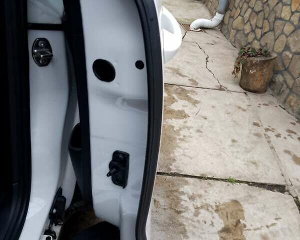 Белый Сеат Альхамбра, объемом двигателя 1.97 л и пробегом 176 тыс. км за 14700 $, фото 30 на Automoto.ua