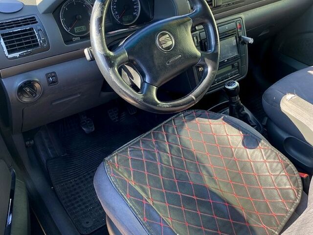 Черный Сеат Альхамбра, объемом двигателя 1.9 л и пробегом 0 тыс. км за 1200 $, фото 3 на Automoto.ua