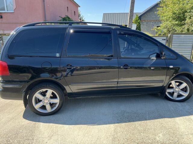 Сеат Альхамбра 2002 в Ужгороде на Automoto.ua Черный Сеат Альхамбра, объемом двигателя 1.9 л и пробегом 600 тыс. км за 5000 $, фото 4 на Automoto.ua