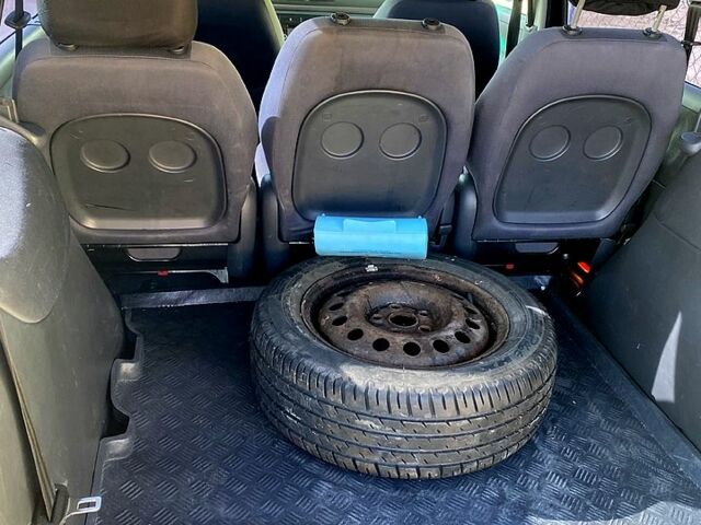 Черный Сеат Альхамбра, объемом двигателя 1.9 л и пробегом 0 тыс. км за 1200 $, фото 4 на Automoto.ua