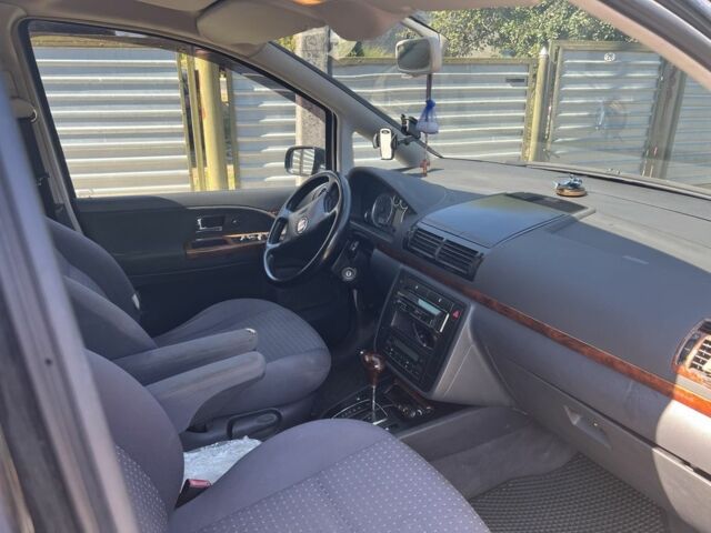 Сеат Альхамбра 2002 в Ужгороде на Automoto.ua Черный Сеат Альхамбра, объемом двигателя 1.9 л и пробегом 600 тыс. км за 5000 $, фото 6 на Automoto.ua