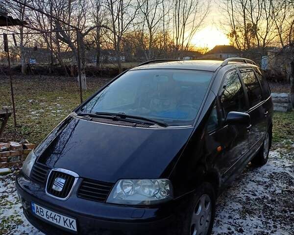Черный Сеат Альхамбра, объемом двигателя 1.9 л и пробегом 300 тыс. км за 5000 $, фото 1 на Automoto.ua