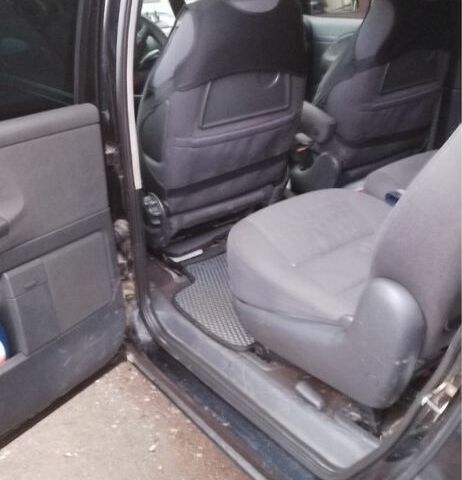 Черный Сеат Альхамбра, объемом двигателя 1.9 л и пробегом 300 тыс. км за 3700 $, фото 5 на Automoto.ua