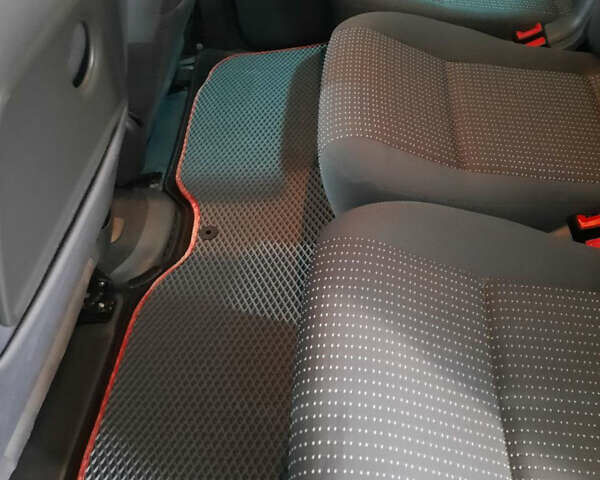 Черный Сеат Альхамбра, объемом двигателя 2 л и пробегом 224 тыс. км за 6700 $, фото 17 на Automoto.ua