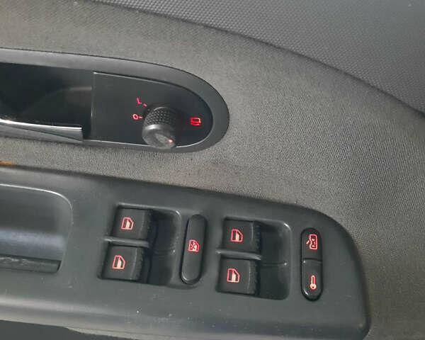 Черный Сеат Альхамбра, объемом двигателя 2 л и пробегом 224 тыс. км за 6700 $, фото 14 на Automoto.ua