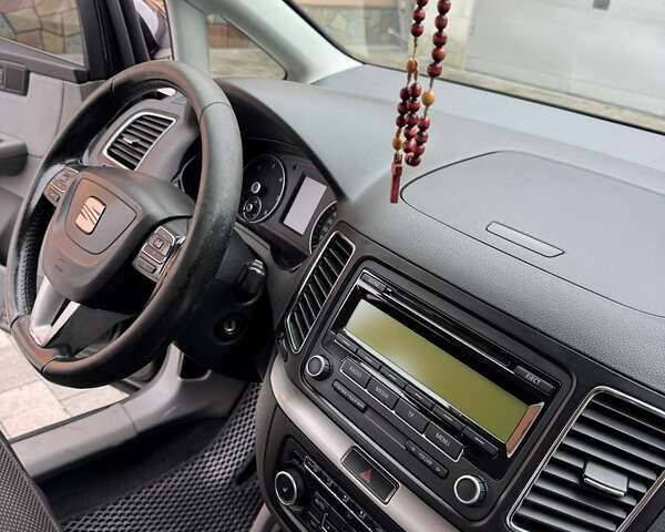 Сеат Альхамбра 2010 в Ивано-Франковске на Automoto.ua Черный Сеат Альхамбра, объемом двигателя 1.97 л и пробегом 320 тыс. км за 9300 $, фото 1 на Automoto.ua