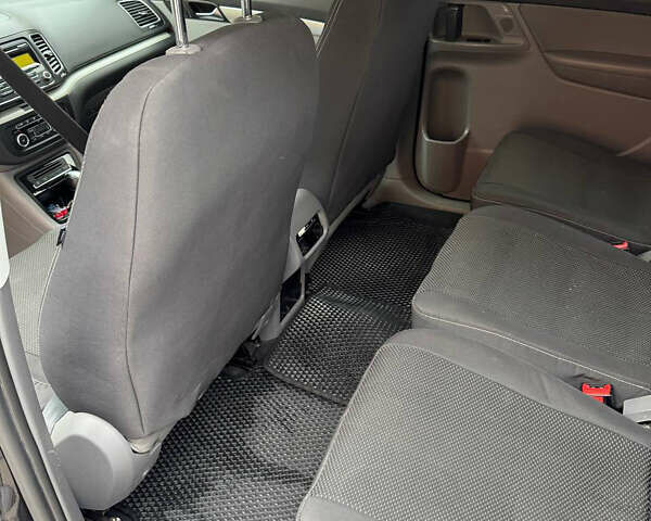 Сеат Альхамбра 2010 в Ивано-Франковске на Automoto.ua Черный Сеат Альхамбра, объемом двигателя 1.97 л и пробегом 320 тыс. км за 9300 $, фото 7 на Automoto.ua