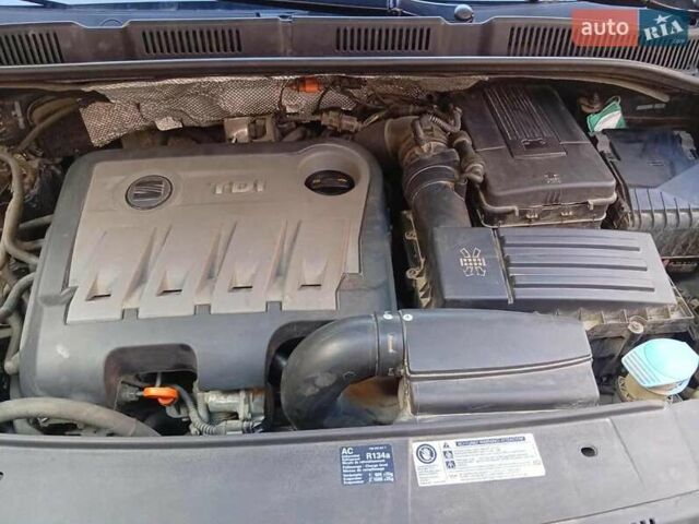 Черный Сеат Альхамбра, объемом двигателя 1.97 л и пробегом 270 тыс. км за 10300 $, фото 13 на Automoto.ua