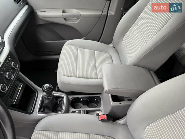 Чорний Сеат Альхамбра, об'ємом двигуна 2 л та пробігом 193 тис. км за 13399 $, фото 21 на Automoto.ua