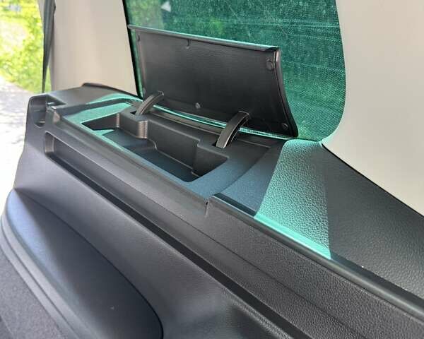 Чорний Сеат Альхамбра, об'ємом двигуна 2 л та пробігом 235 тис. км за 25500 $, фото 76 на Automoto.ua