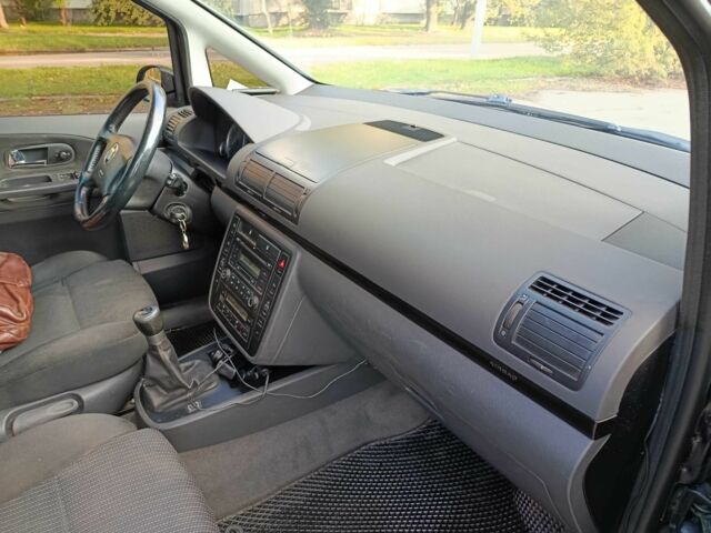 Чорний Сеат Альхамбра, об'ємом двигуна 2 л та пробігом 308 тис. км за 7550 $, фото 19 на Automoto.ua