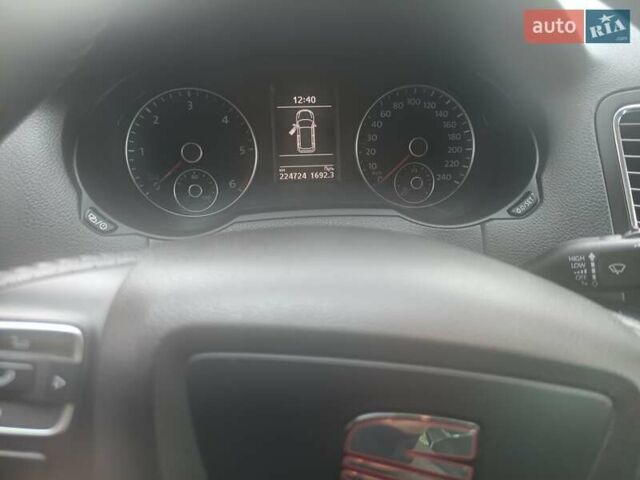 Красный Сеат Альхамбра, объемом двигателя 1.97 л и пробегом 220 тыс. км за 13500 $, фото 7 на Automoto.ua