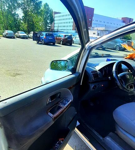 Сеат Альхамбра, об'ємом двигуна 2 л та пробігом 1 тис. км за 3700 $, фото 4 на Automoto.ua