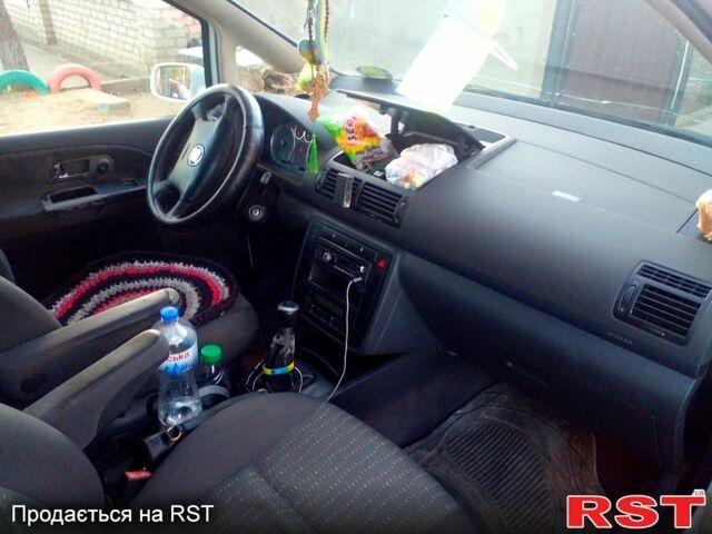 Сеат Альхамбра, объемом двигателя 1.9 л и пробегом 0 тыс. км за 1500 $, фото 3 на Automoto.ua