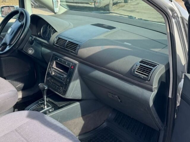 Серый Сеат Альхамбра, объемом двигателя 1.9 л и пробегом 318 тыс. км за 5500 $, фото 7 на Automoto.ua