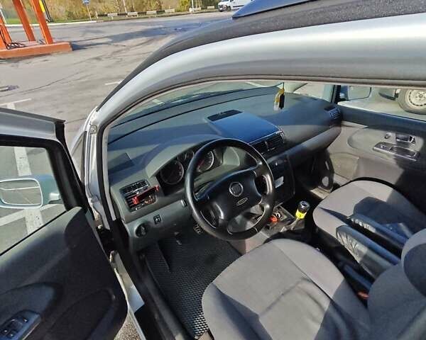 Сеат Альхамбра 2001 в Ирпене на Automoto.ua Серый Сеат Альхамбра, объемом двигателя 1.9 л и пробегом 360 тыс. км за 4199 $, фото 4 на Automoto.ua
