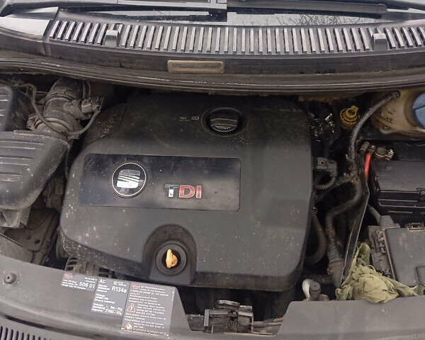 Серый Сеат Альхамбра, объемом двигателя 1.9 л и пробегом 290 тыс. км за 2700 $, фото 6 на Automoto.ua