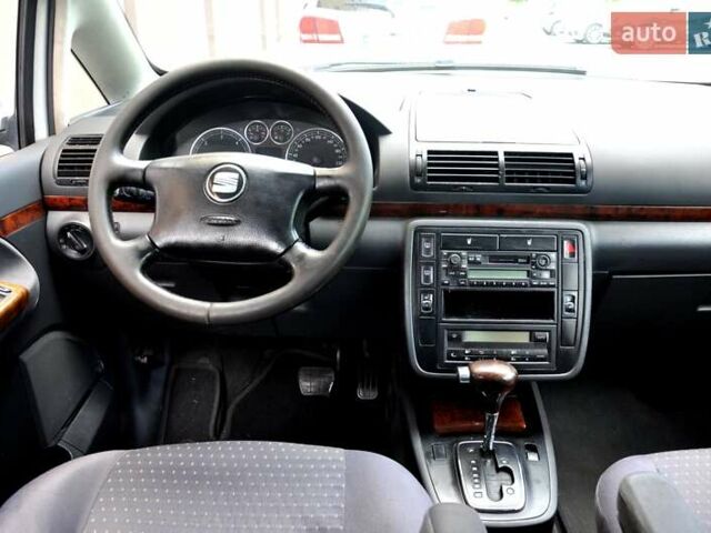 Сірий Сеат Альхамбра, об'ємом двигуна 1.9 л та пробігом 300 тис. км за 4999 $, фото 23 на Automoto.ua