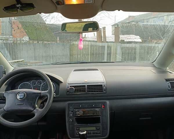 Серый Сеат Альхамбра, объемом двигателя 2 л и пробегом 480 тыс. км за 4800 $, фото 1 на Automoto.ua