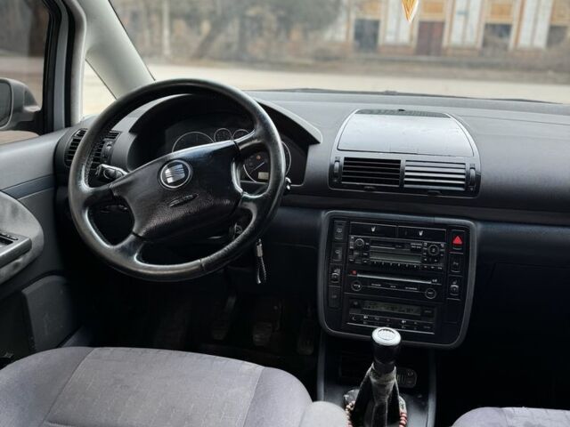 Серый Сеат Альхамбра, объемом двигателя 1.9 л и пробегом 380 тыс. км за 2650 $, фото 6 на Automoto.ua