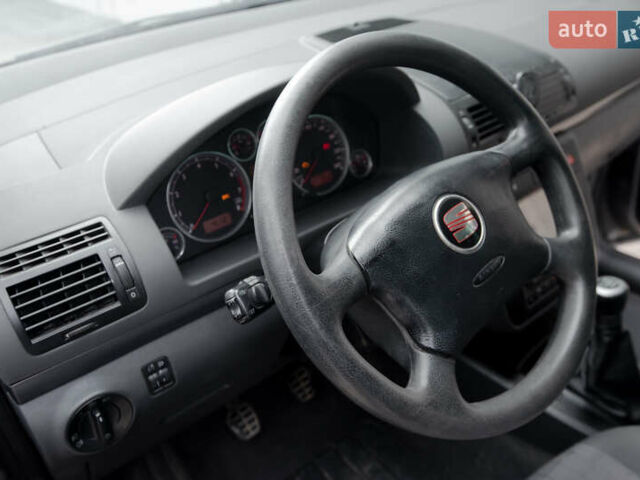 Сірий Сеат Альхамбра, об'ємом двигуна 1.8 л та пробігом 220 тис. км за 6500 $, фото 31 на Automoto.ua