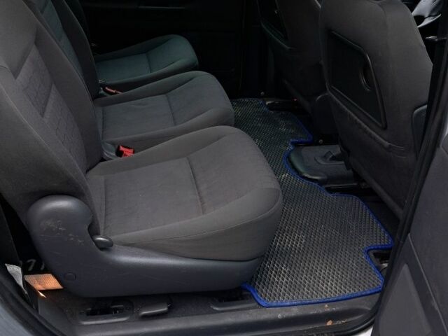 Серый Сеат Альхамбра, объемом двигателя 1.9 л и пробегом 330 тыс. км за 3000 $, фото 5 на Automoto.ua