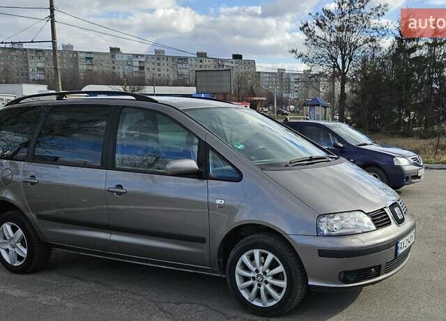 Серый Сеат Альхамбра, объемом двигателя 2 л и пробегом 297 тыс. км за 7500 $, фото 4 на Automoto.ua