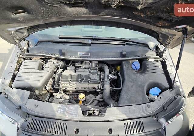 Серый Сеат Альхамбра, объемом двигателя 2 л и пробегом 297 тыс. км за 7500 $, фото 11 на Automoto.ua