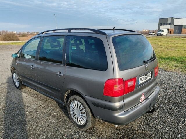 Серый Сеат Альхамбра, объемом двигателя 2 л и пробегом 280 тыс. км за 5600 $, фото 4 на Automoto.ua