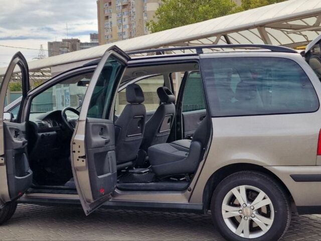 Серый Сеат Альхамбра, объемом двигателя 1.8 л и пробегом 158 тыс. км за 7600 $, фото 3 на Automoto.ua