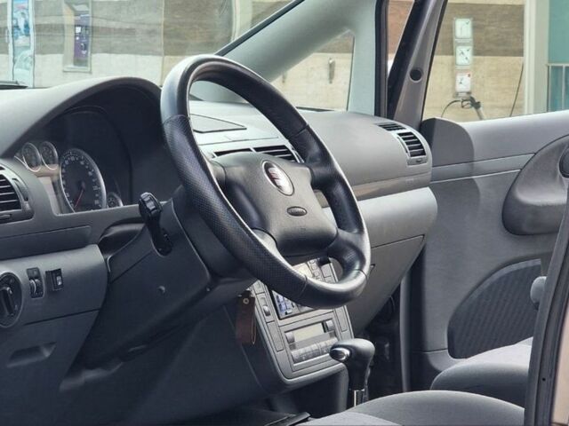 Серый Сеат Альхамбра, объемом двигателя 1.8 л и пробегом 158 тыс. км за 7600 $, фото 5 на Automoto.ua