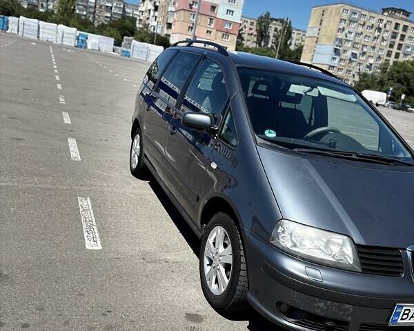 Серый Сеат Альхамбра, объемом двигателя 1.8 л и пробегом 300 тыс. км за 6600 $, фото 1 на Automoto.ua
