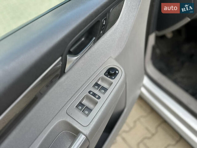 Серый Сеат Альхамбра, объемом двигателя 2 л и пробегом 385 тыс. км за 8599 $, фото 18 на Automoto.ua