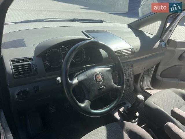 Серый Сеат Альхамбра, объемом двигателя 2 л и пробегом 220 тыс. км за 7999 $, фото 12 на Automoto.ua